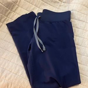 Small petite FIGS navy scrub pant